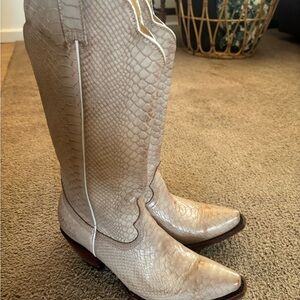 Idyllwind pink/ Cream Snakeskin Heeled Boots